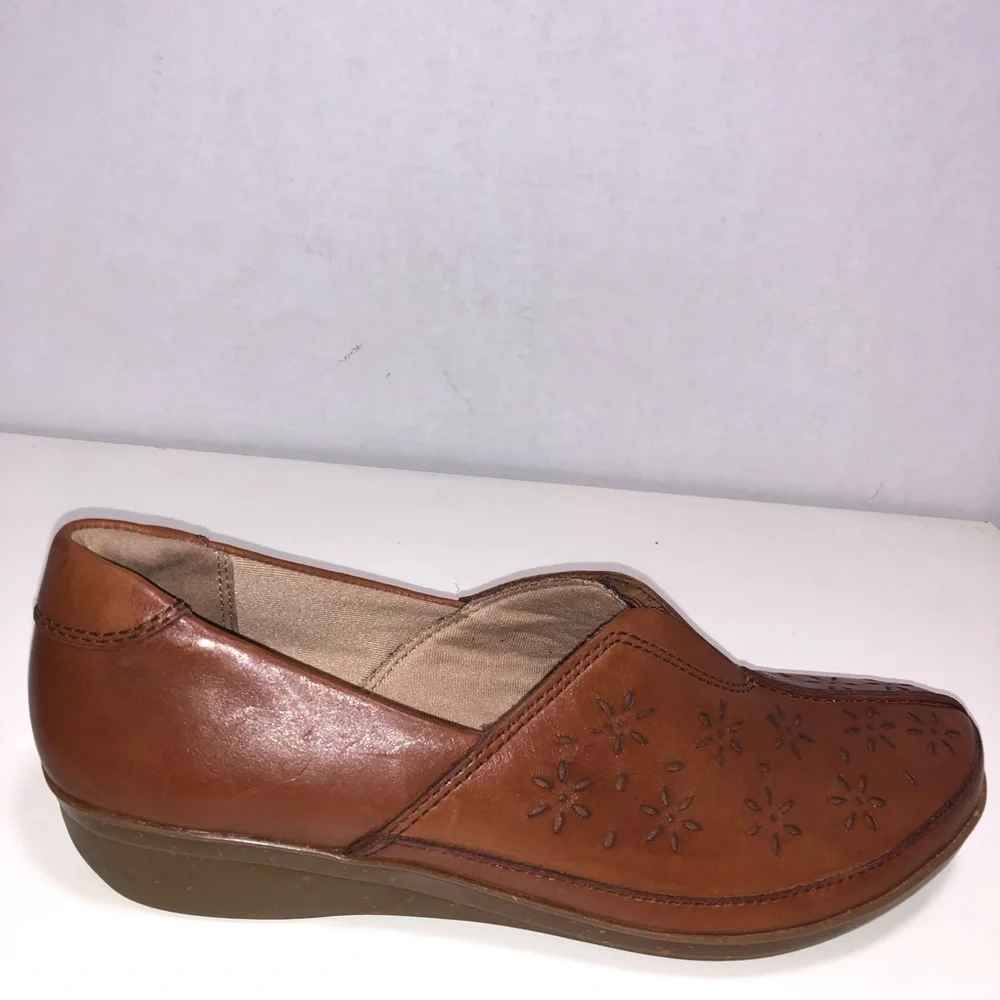 Women's Tan Leather Slip-On Flats with Floral Cutouts